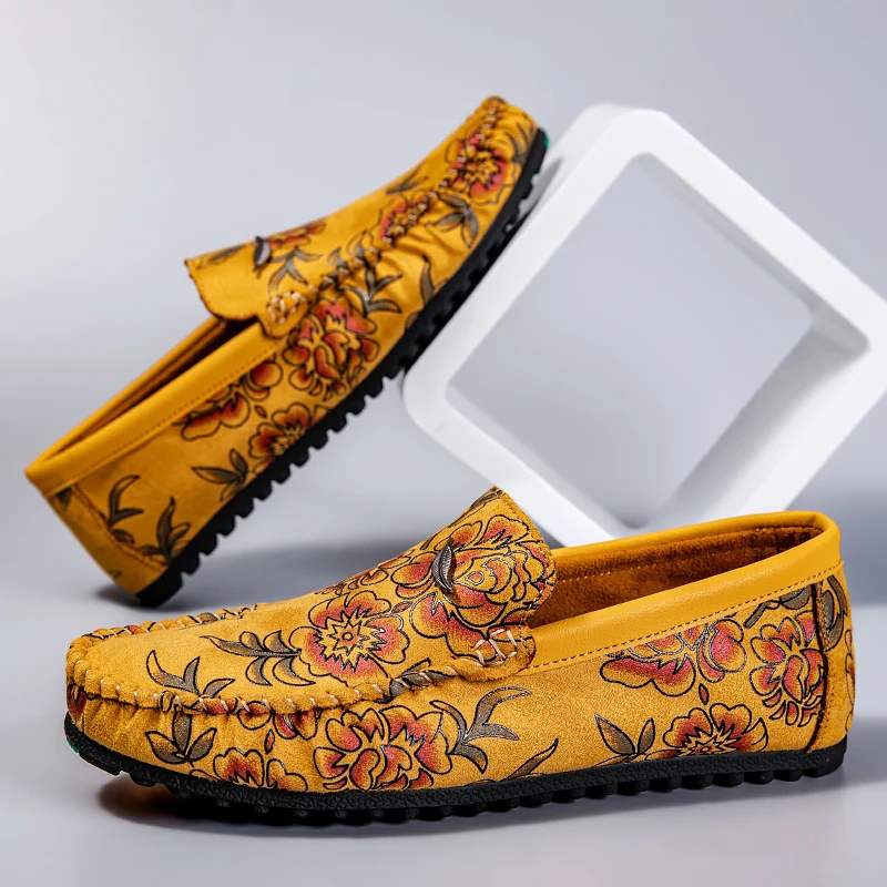 Loafers de Couro com Padrão Floral