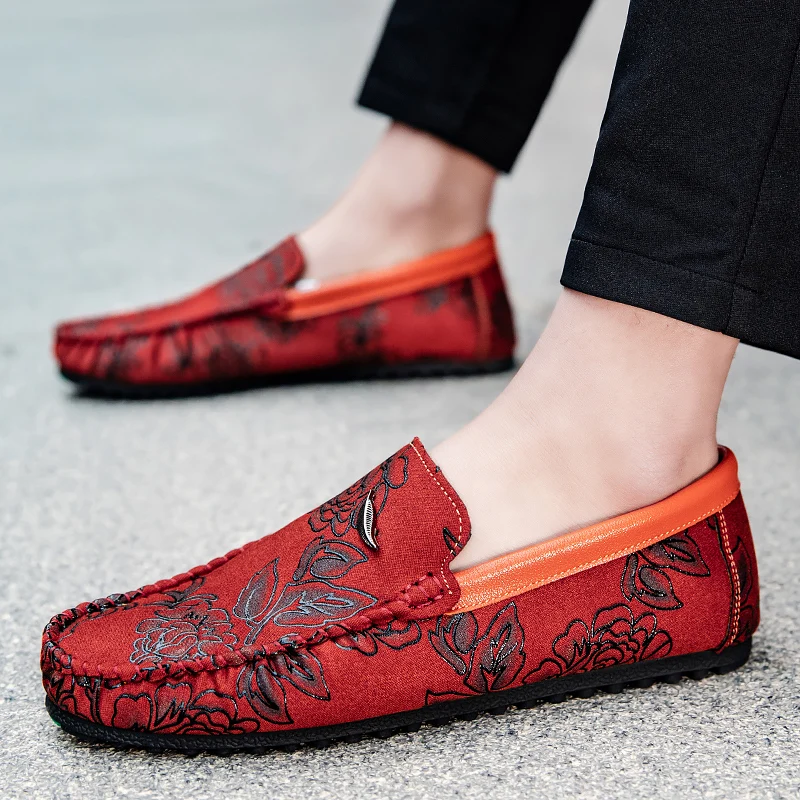 Loafers de Couro com Padrão Floral