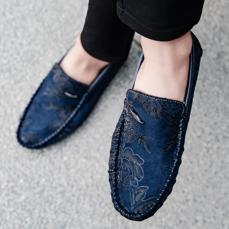 Loafers de Couro com Padrão Floral